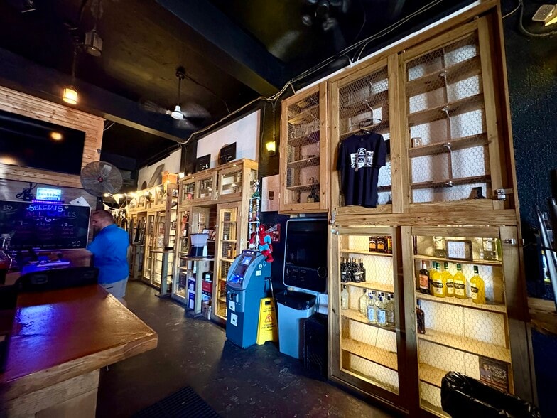 More Photos Of 2053-2063 Central Ave, Saint Petersburg Storefront For Lease