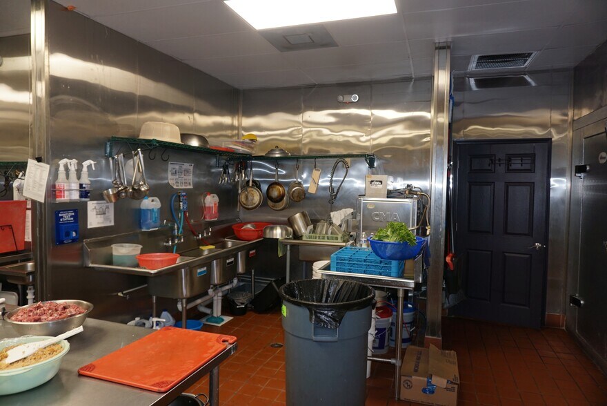 More Photos Of 3021 W Waters Ave, Tampa Restaurant For Sale