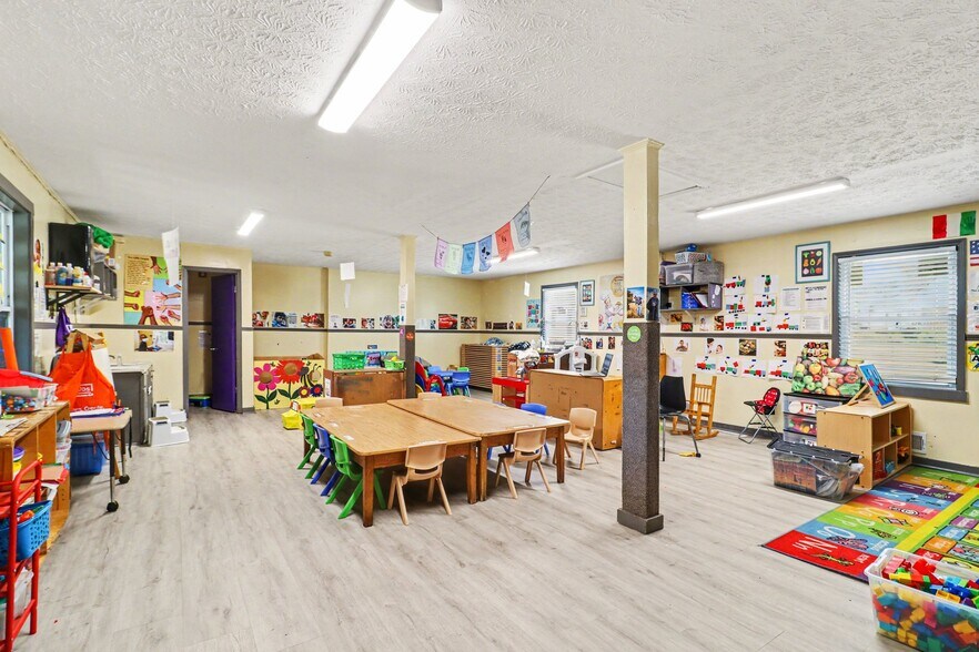 More Photos Of 983 Forest Ave, Forest Park Daycare Center For Sale