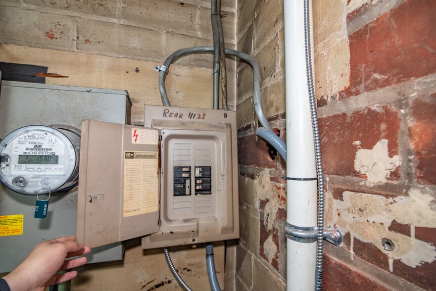 More Photos Of 4128 Hayward Ave, Baltimore Warehouse For Sale