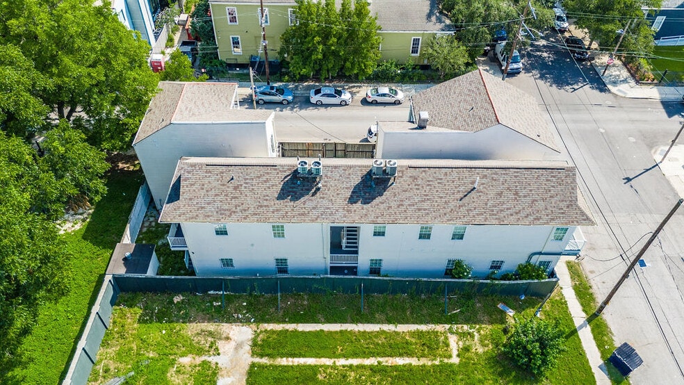 More Photos Of 1201 Baronne St, New Orleans Hotel For Sale