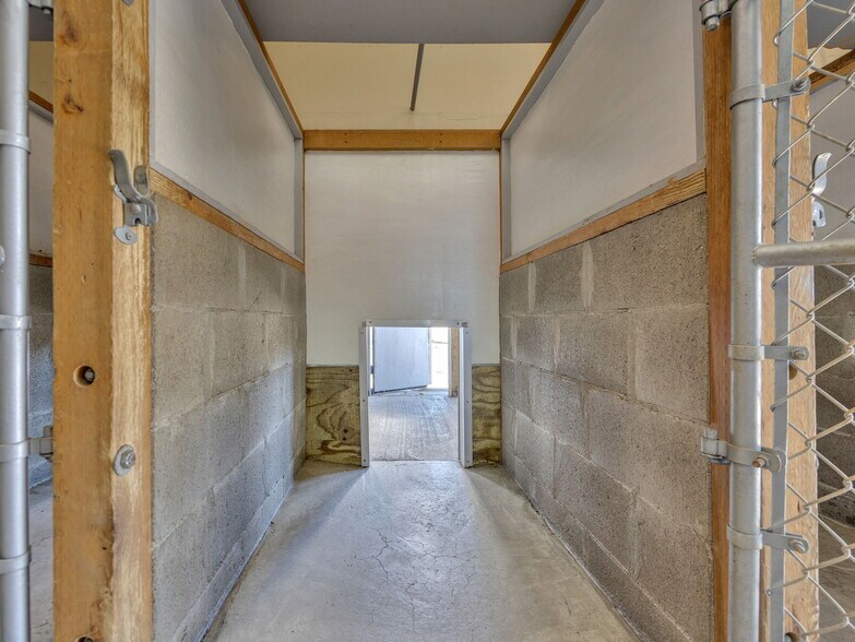 More Photos Of 44434 SE Coalman Rd, Sandy Light Manufacturing For Sale