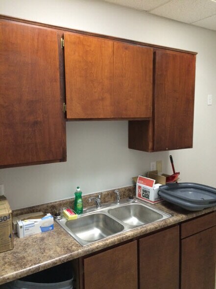 More Photos Of 155 North Crest Blvd, Macon-Bibb Office For Sale