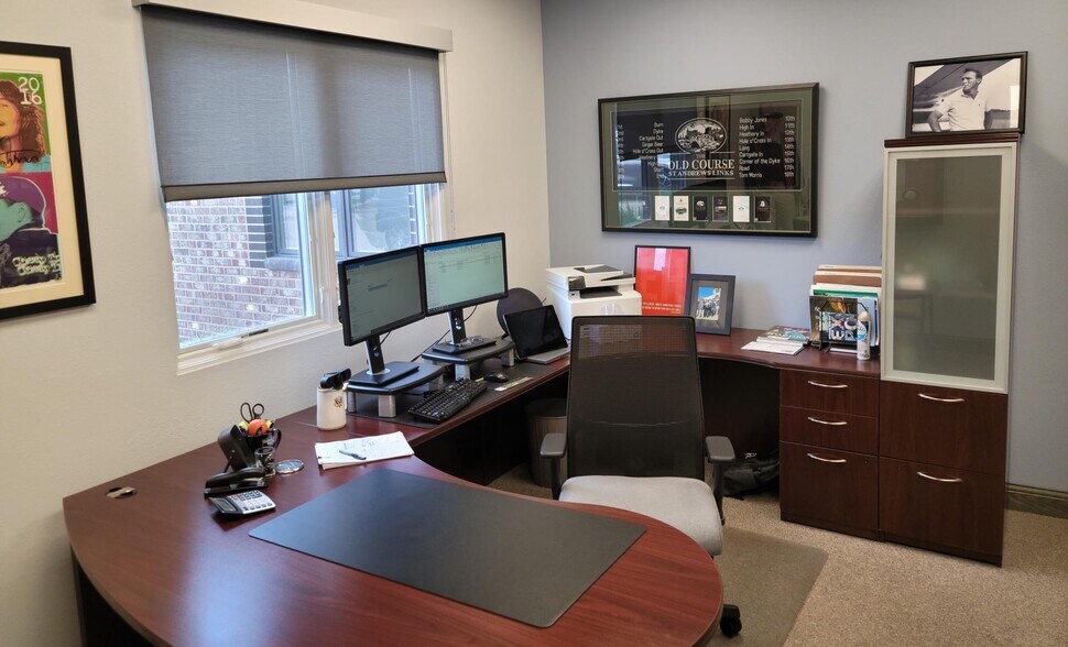 More Photos Of 2918 Crossing Ct, Champaign Office For Lease