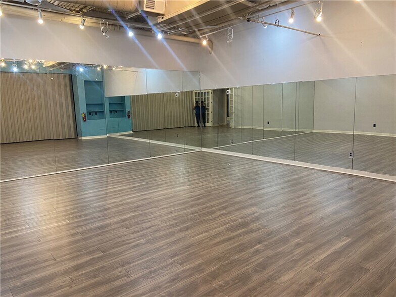 More Photos Of 1675 Cumberland Parkway - Unit 202-203-Bld 200, Smyrna Office For Sale