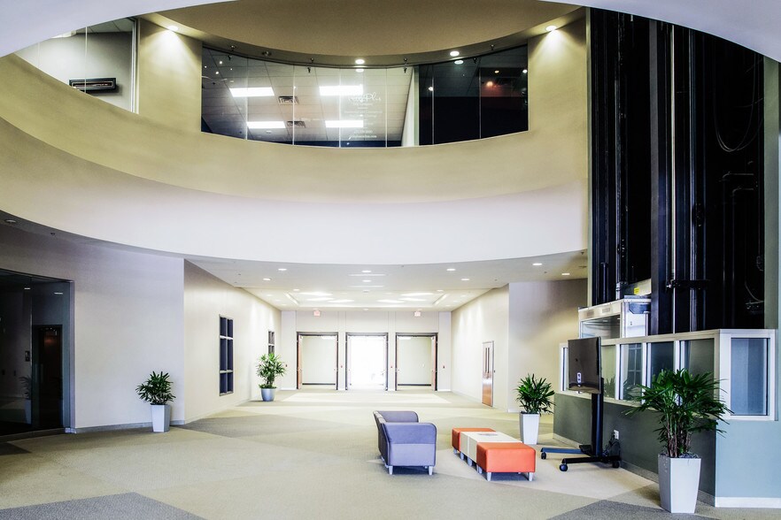 More Photos Of 7117-7163 Florida Blvd, Baton Rouge Unknown For Lease