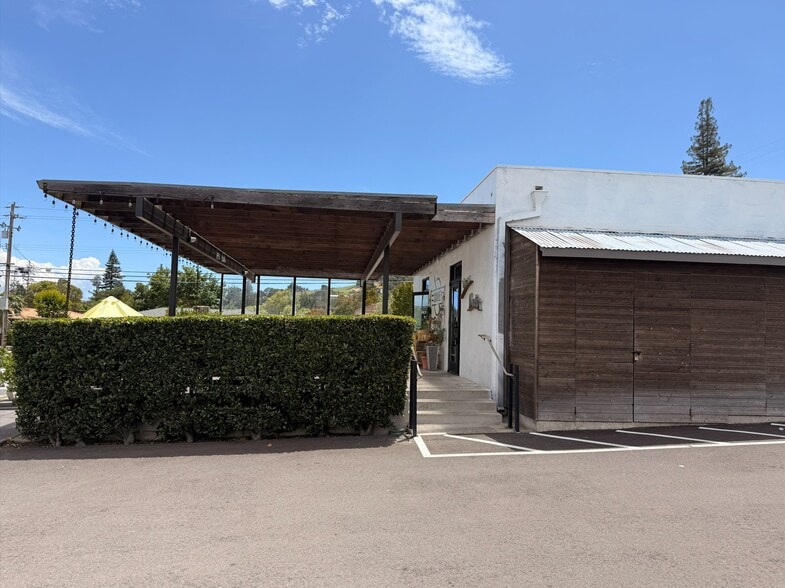 More Photos Of 2770 Old Sonoma Rd, Napa Restaurant For Lease