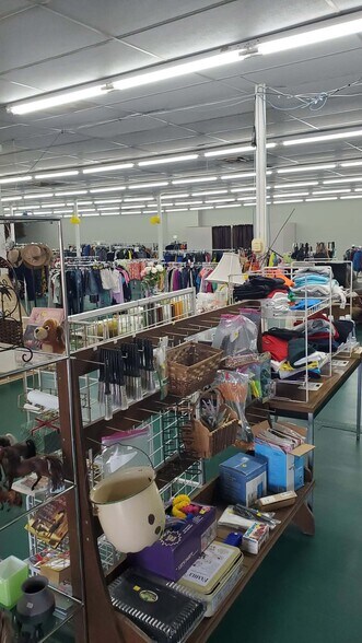 More Photos Of 920 10th St, Clarkfield Storefront For Sale