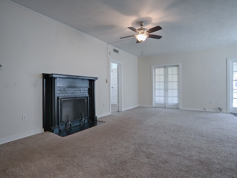 More Photos Of 422 E Citrus Ave, Eustis Multifamily For Sale