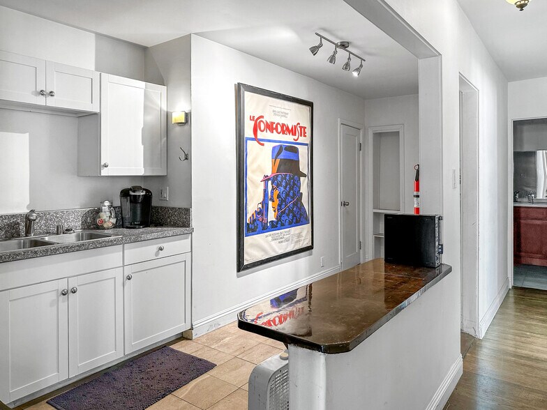 More Photos Of 1622 N Gower St, Los Angeles Loft Creative Space For Lease