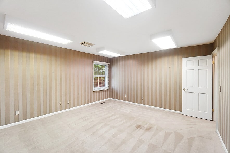 More Photos Of 1354 N Monroe Dr, Xenia Medical For Lease