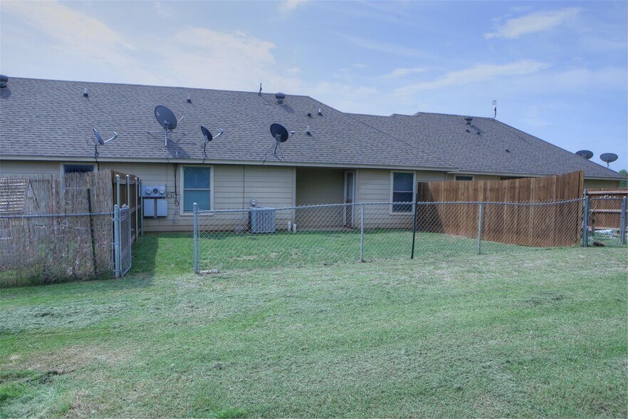 More Photos Of 141 Lindas Creek Ln, Weatherford Multifamily For Sale