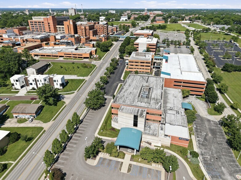 More Photos Of 1705 E Broadway, Columbia Medical For Lease
