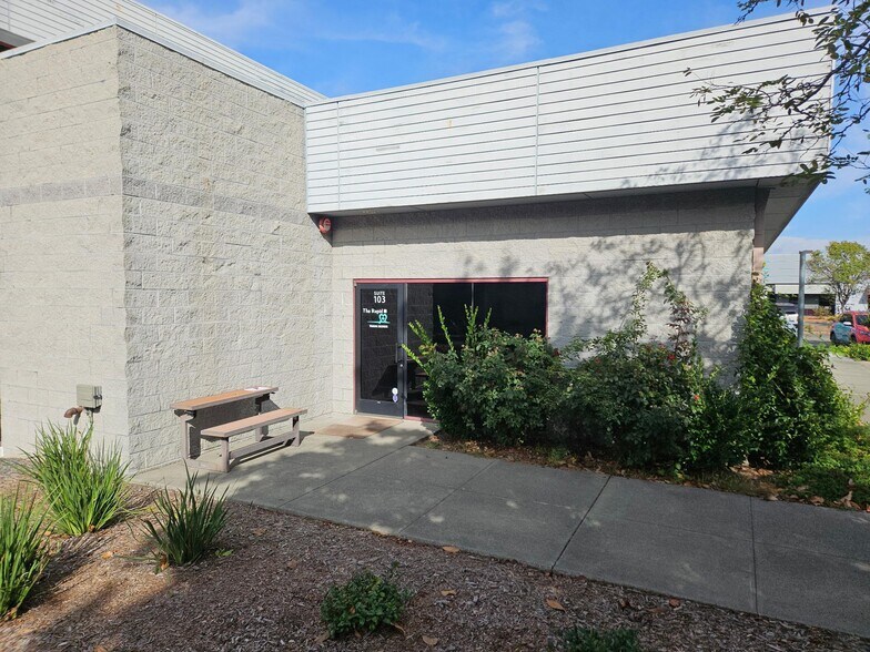 More Photos Of 5510 Skylane Blvd, Santa Rosa Office For Lease