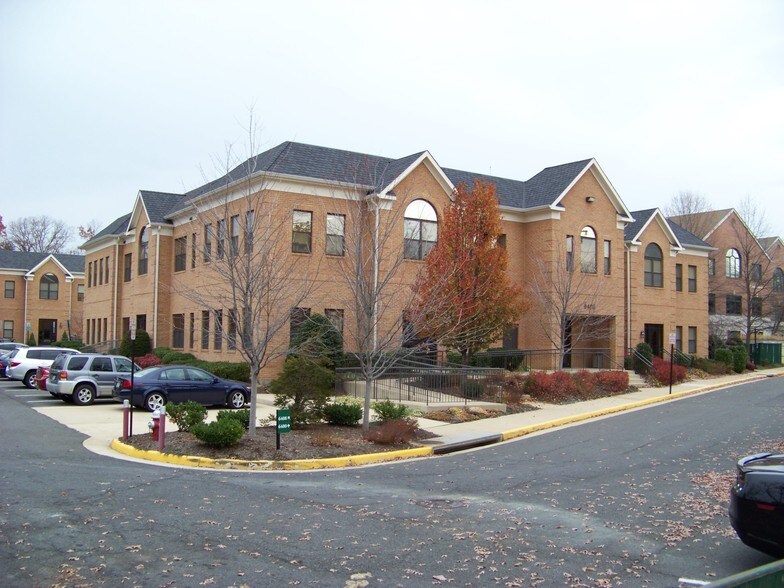 More Photos Of 6400 Grovedale Dr, Franconia Unknown For Lease