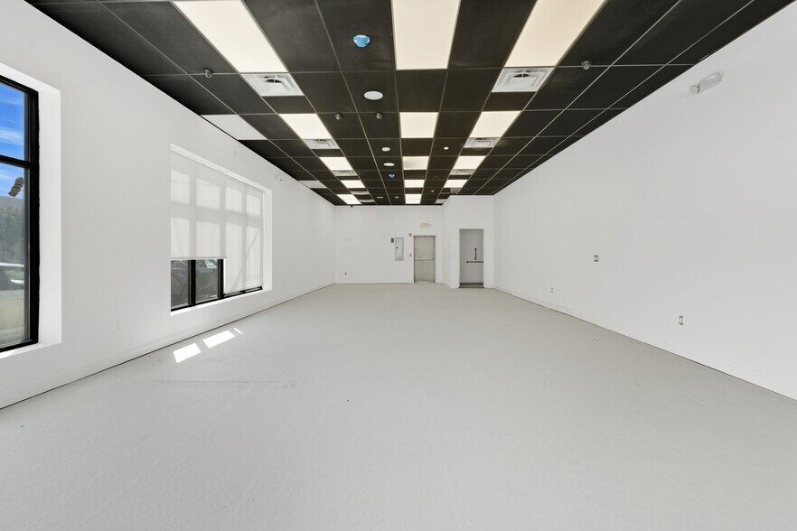 More Photos Of 2437 Merrick Rd, Bellmore Storefront For Lease