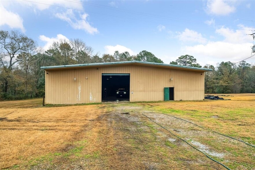 More Photos Of 21405 FM 787 Rd W, Cleveland Warehouse For Sale