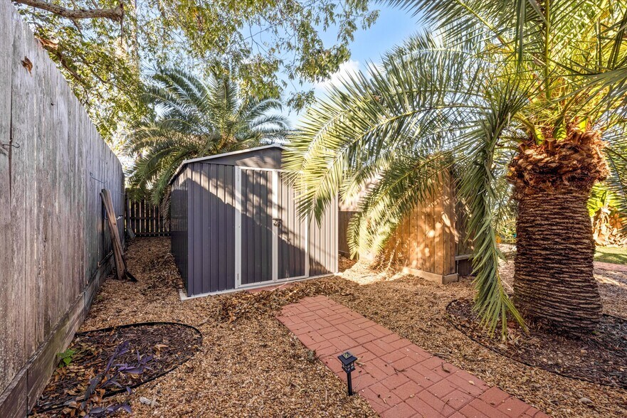 More Photos Of 3216 Ursuline St, Galveston Multifamily For Sale