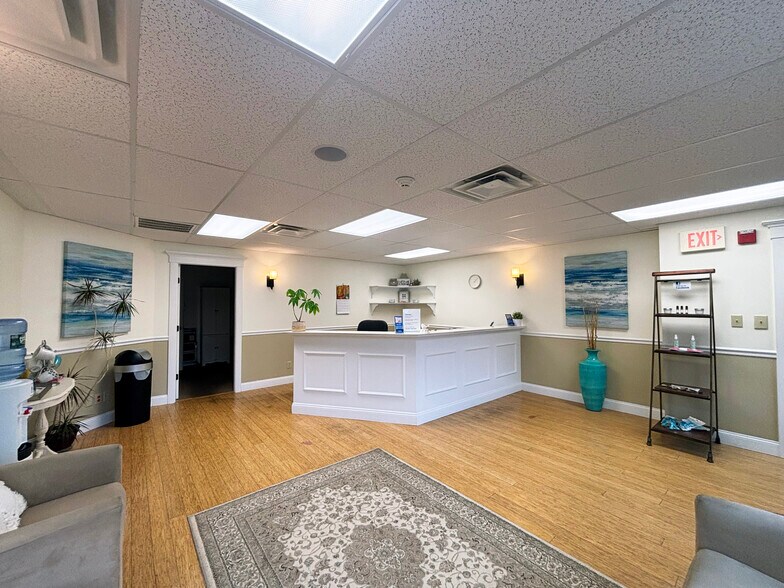 More Photos Of 157 Portsmouth Ave, Stratham Office For Lease