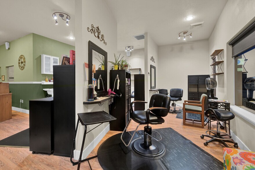 More Photos Of 4029 W State St, Boise Office For Sale