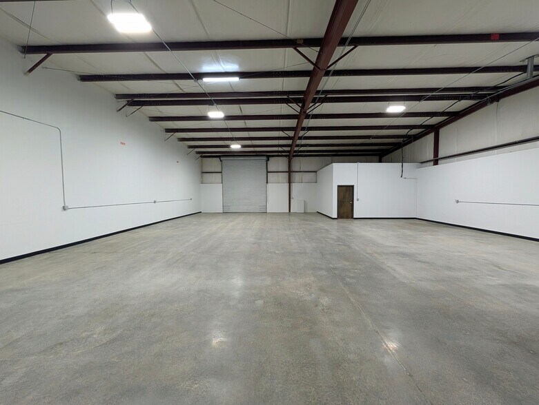 More Photos Of 300 Maltbie Industrial Dr, Lawrenceville Light Distribution For Lease
