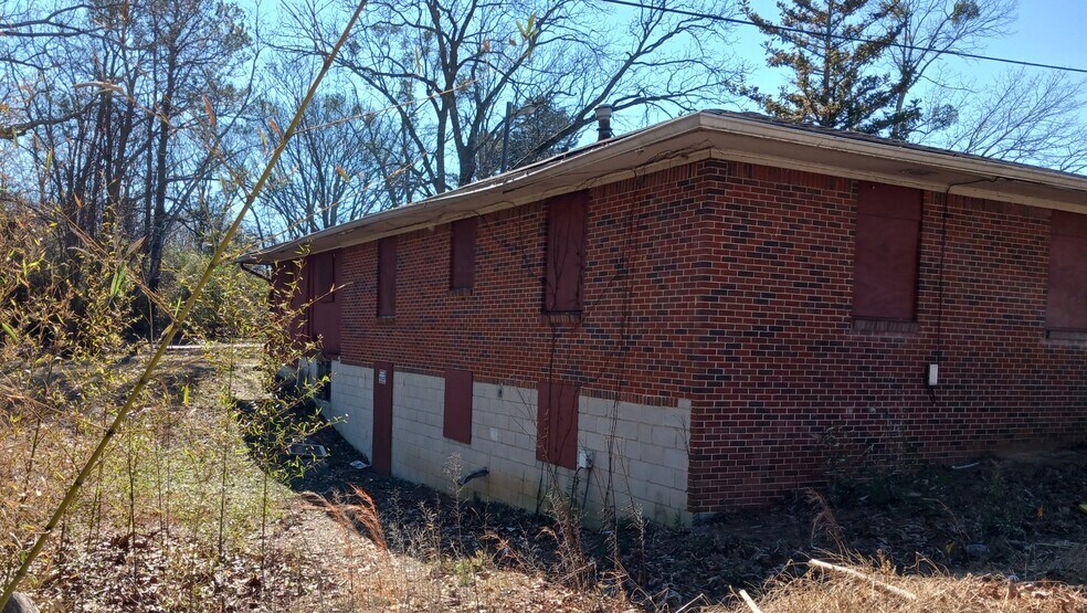 More Photos Of 2554 E Wesley Chapel Way, Decatur Industrial For Lease