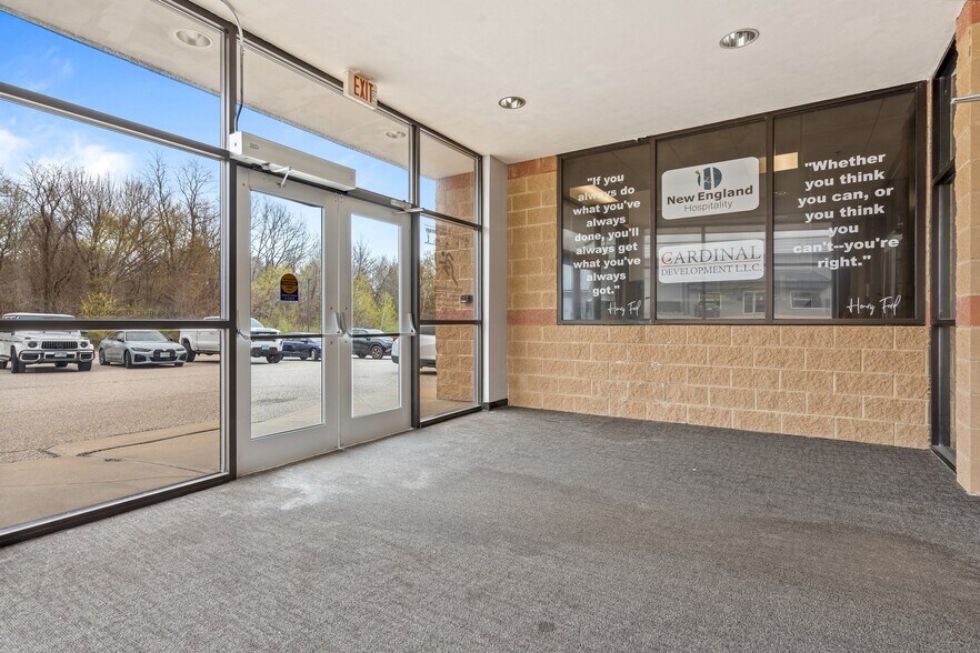 More Photos Of 920 Lafayette Rd, Seabrook Office For Lease