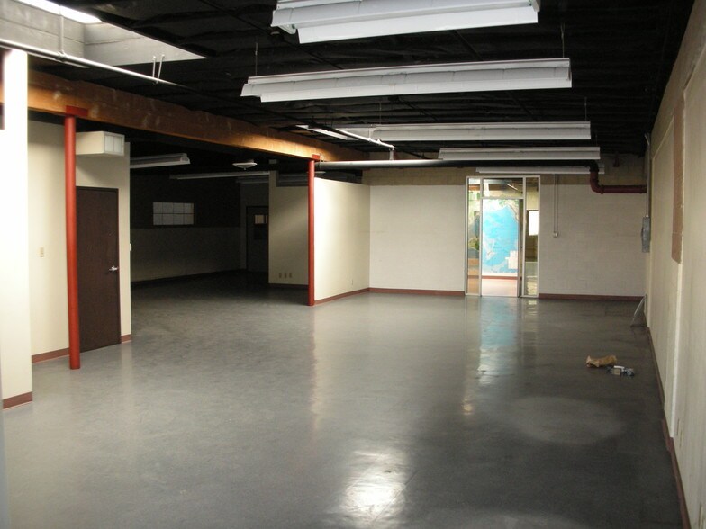 More Photos Of 924-926 S Primrose Ave, Monrovia Warehouse For Lease