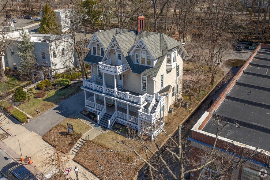 More Photos Of 54 N Broadway, Tarrytown Office For Lease