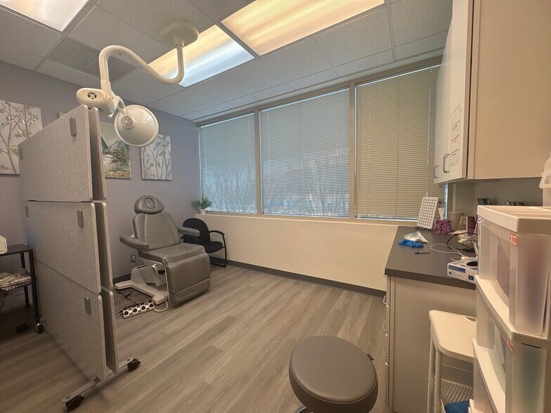 More Photos Of 8860 Columbia 100 Pkwy, Columbia Medical For Sale