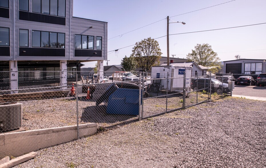 More Photos Of 2300 Winford Ave, Nashville Warehouse For Sale