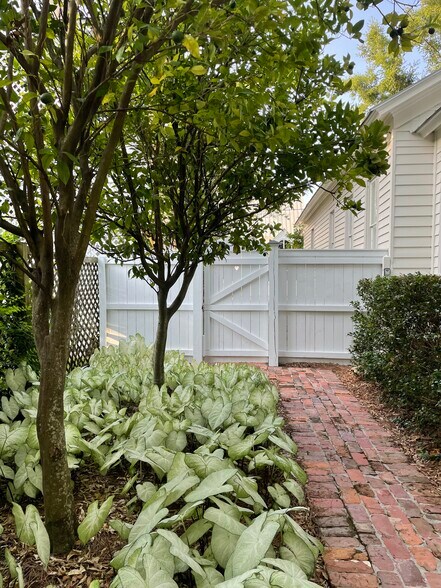 More Photos Of 216 Church St, Pensacola Office Residential For Sale