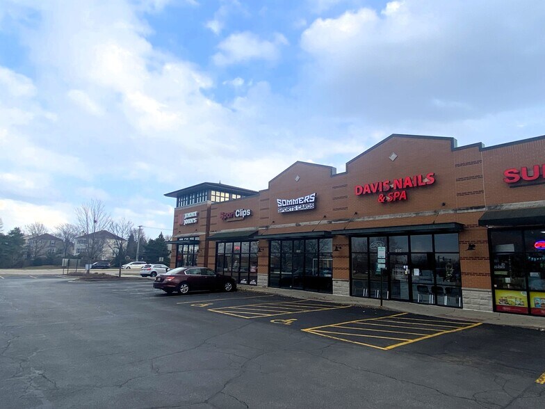 More Photos Of 1040-1060 S Sutton Rd, Streamwood Unknown For Lease