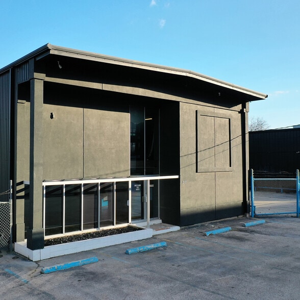 Primary Photo Of 6709 Burnet Ln, Austin Warehouse For Sale
