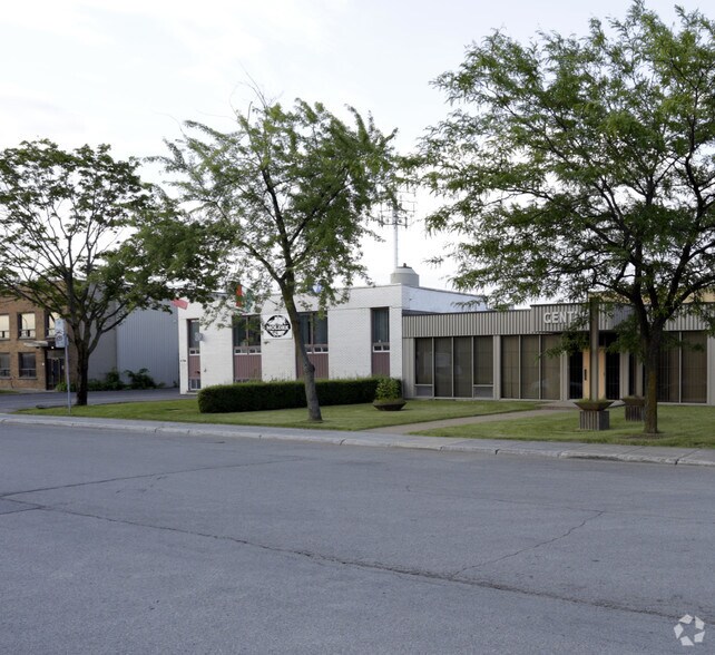 More Photos Of 8700 Rue Du Creusot, Saint-leonard Warehouse For Sale