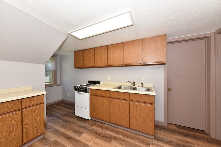 More Photos Of N96W20275 County Line Rd, Menomonee Falls Multifamily For Sale
