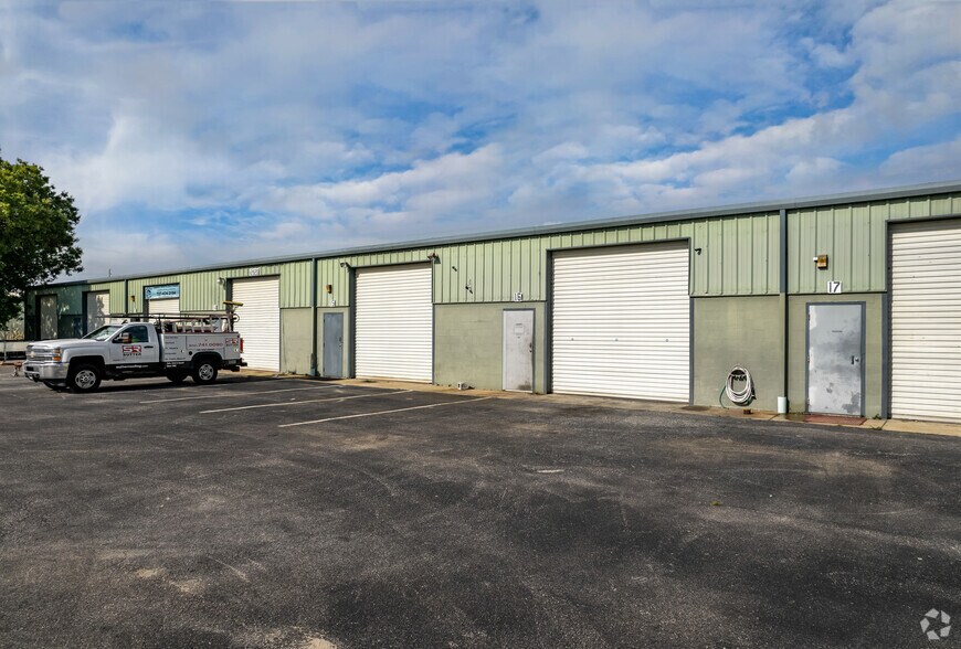 Primary Photo Of 12820 Daniels Dr, Clearwater Warehouse For Sale