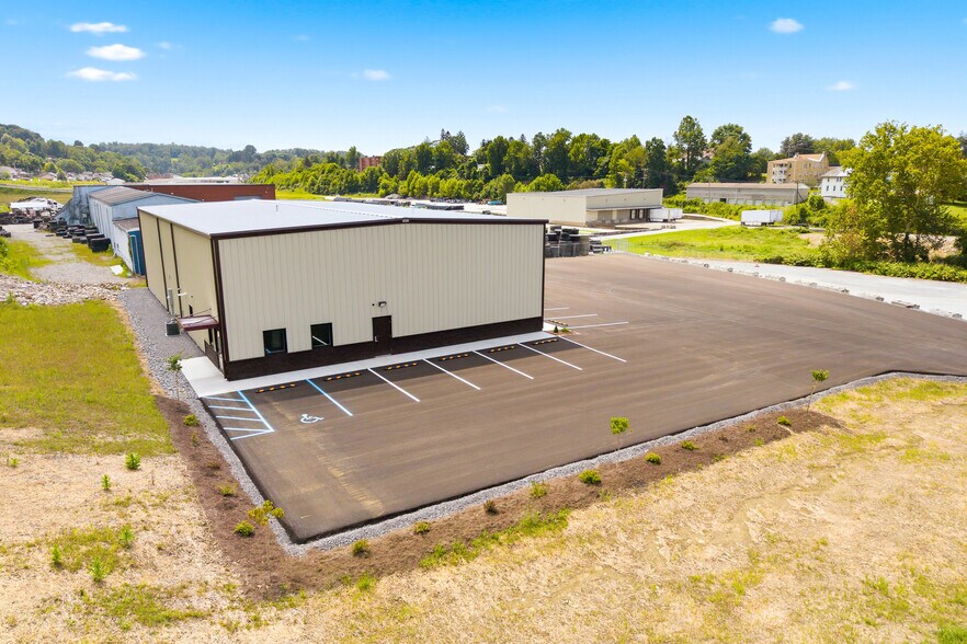 More Photos Of 1606 Glass Ave, Fairmont Industrial For Lease