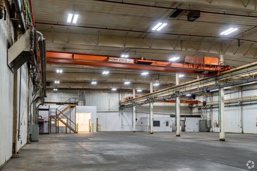 More Photos Of 651 Columbus Ave, West Branch Warehouse For Lease