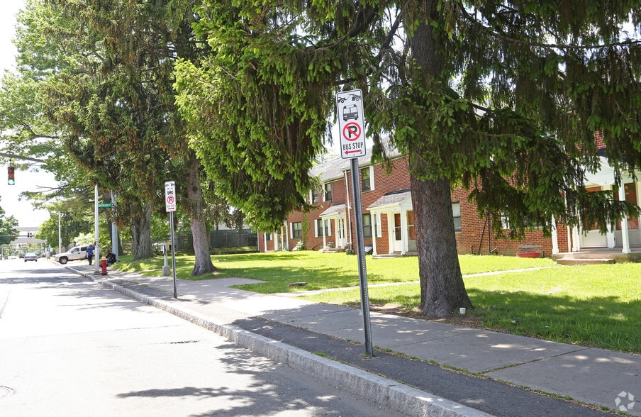 More Photos Of 35 Woodland Dr, Hartford Apartments For Sale