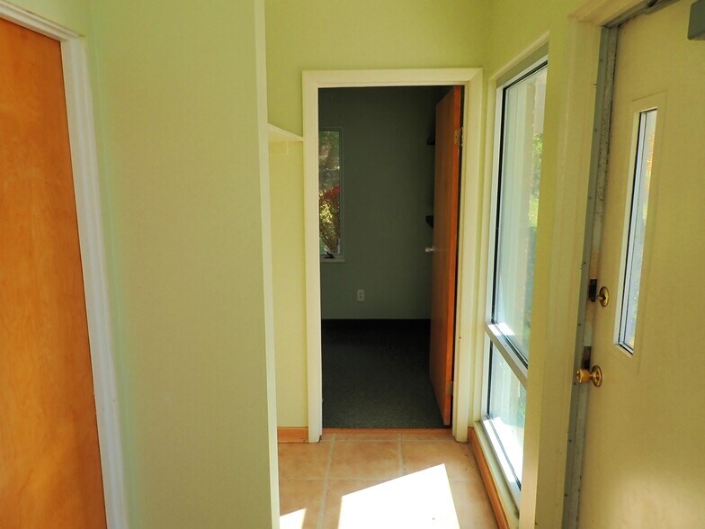 More Photos Of 6133 Big Tree Rd, Livonia Medical For Lease