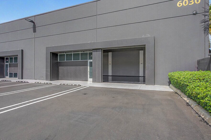 More Photos Of 6030 NW 102nd Ave, Doral Showroom For Sale