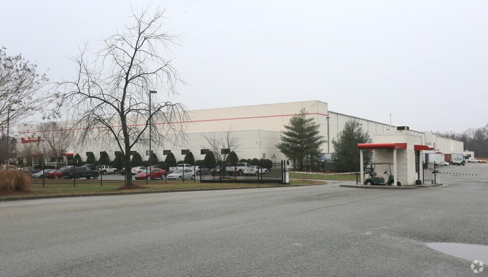 More Photos Of 1017 Corporate Park Dr, Mebane Distribution For Lease