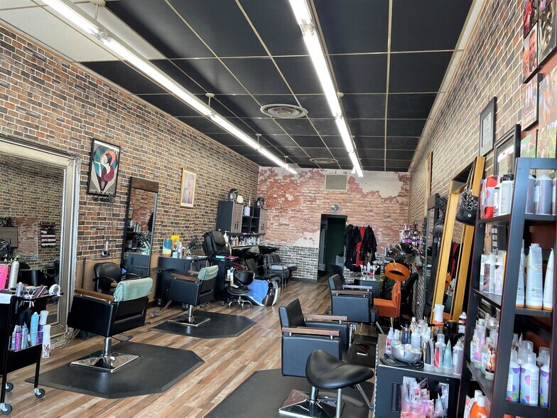 More Photos Of 580 Mason, Harrisonburg Freestanding For Sale