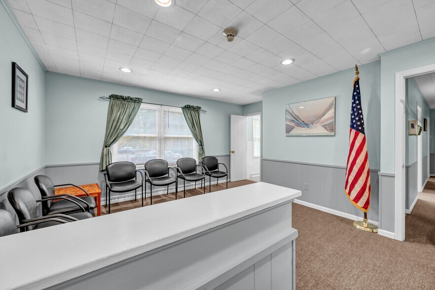 More Photos Of 172 Mount Pleasant Rd, Newtown Medical For Lease