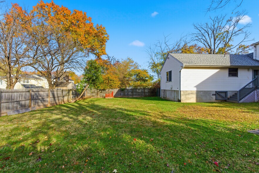 More Photos Of 1818 Oak Tree Rd, Edison Medical For Lease