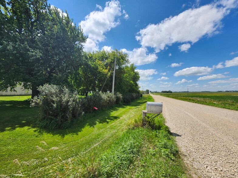 More Photos Of 17069 400th St, Leland Contractor Storage Yard For Sale