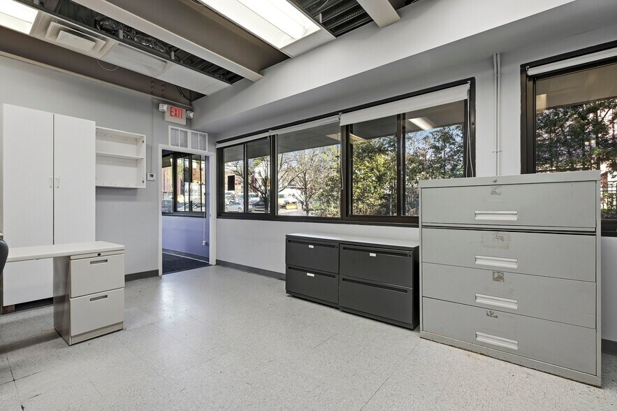 More Photos Of 104 Harbor Rd, Port Washington Office For Sale