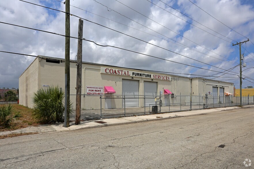 Primary Photo Of 2805-2811 Pinewood Ave, West Palm Beach Warehouse For Lease
