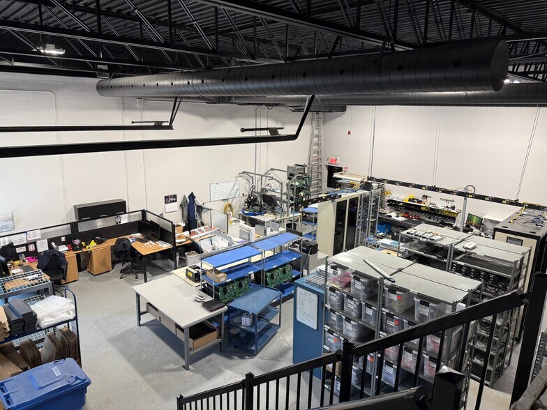More Photos Of 138 Rue De La Barre, Boucherville Warehouse For Sale